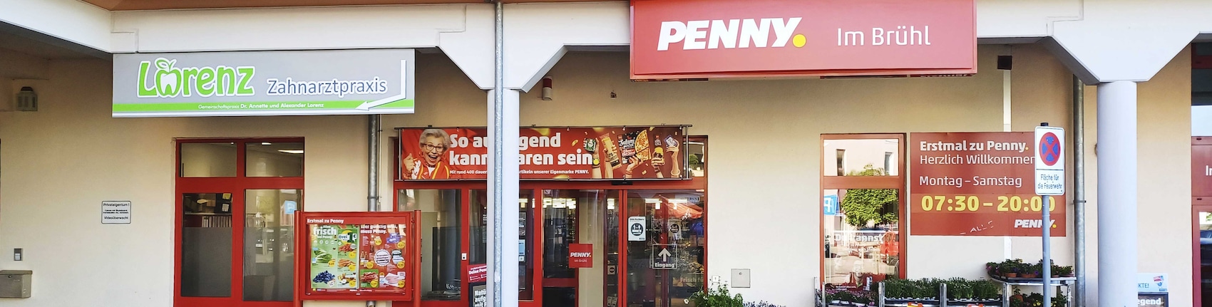Sie sehen den Eingang vom Penny Markt in Oberthal, Im Brühl 1
