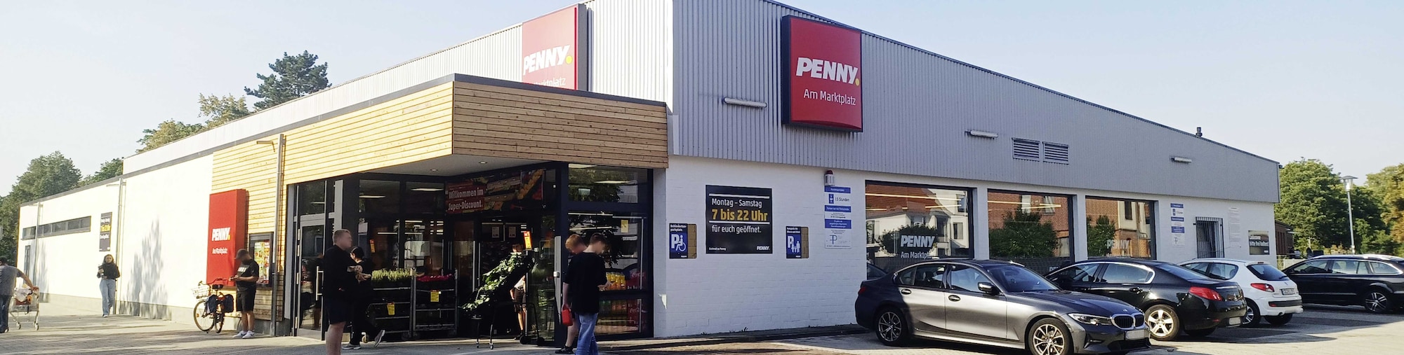 Sie sehen den Eingang vom Penny Markt in Celle Neustadt, Heese 2