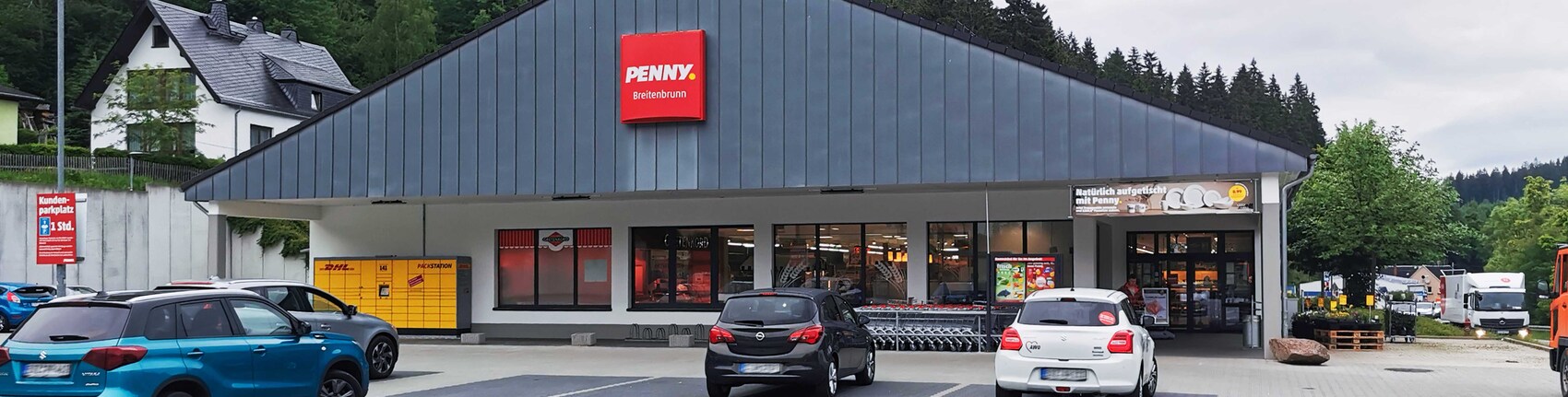 Sie sehen den Eingang vom Penny Markt in Breitenbrunn Talstr. 117