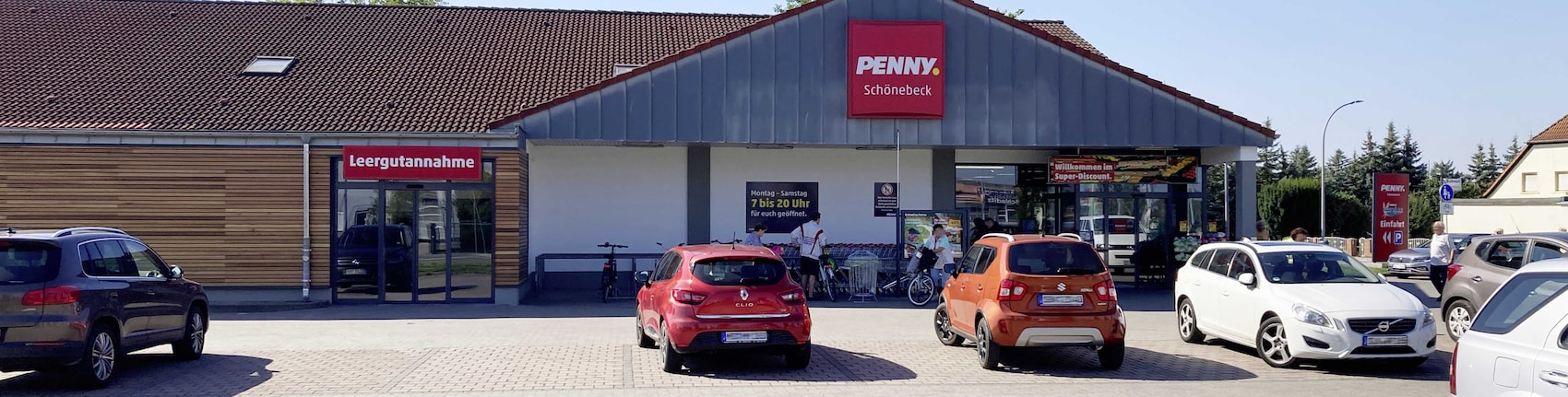 Sie sehen den Eingang vom Penny Markt in Schönebeck, Welsleber Str. 47a