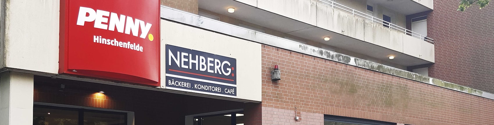 Sie sehen den Eingang vom Penny Markt in Hamburg/Wandsbek, Friedrich-Ebert-Damm 44-52