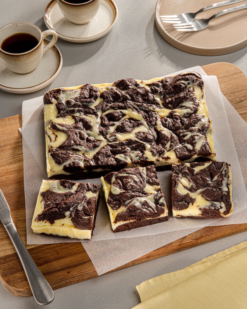 Dieses Bild zeigt die fertigen Cheesecake Brownies.