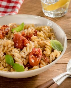 Auf diesem Bild siehst du unsere Baked Feta-Pasta.