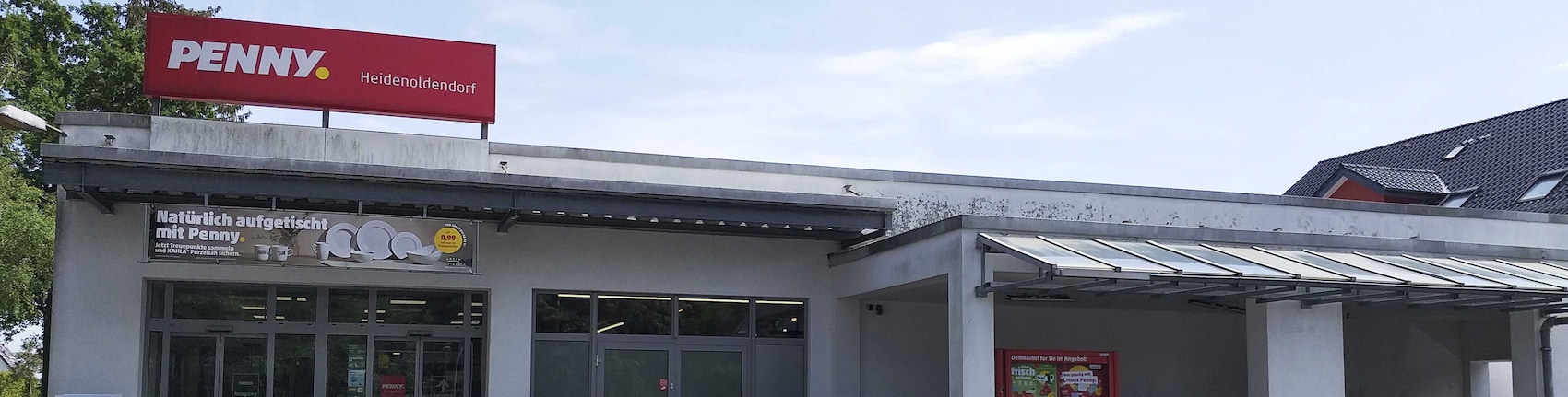 Sie sehen den Eingang vom Penny Markt in Detmold/Heidenoldendorf, Bielefelder Str. 326