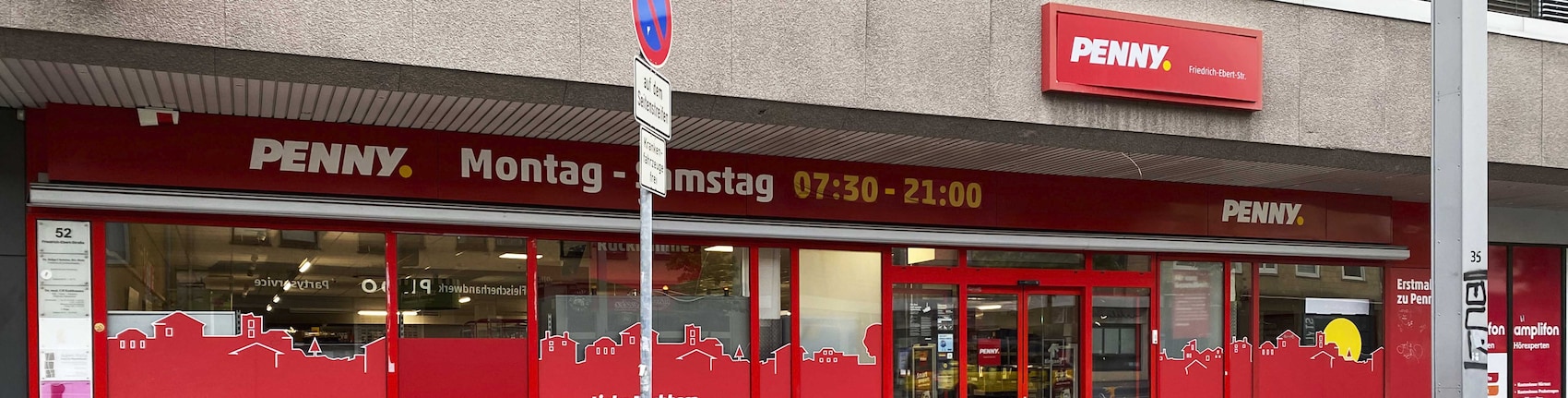 Sie sehen den Eingang vom Penny Markt in Kassel/West, Friedrich-Ebert-Str. 50