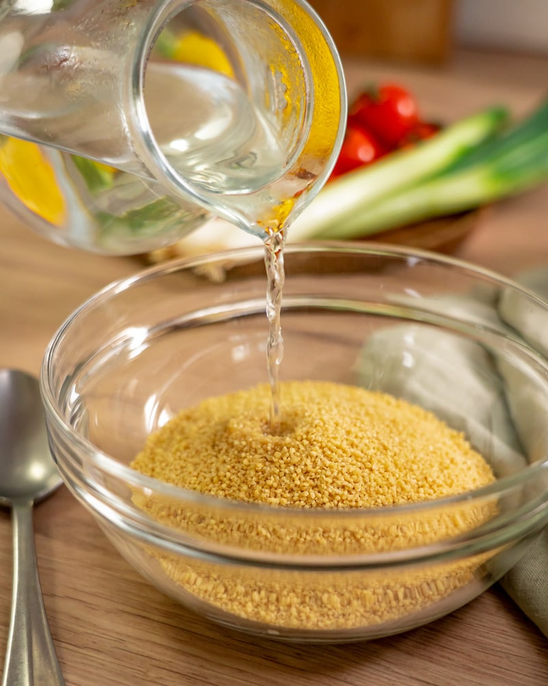 Couscous-Salat mit buntem Gemüse