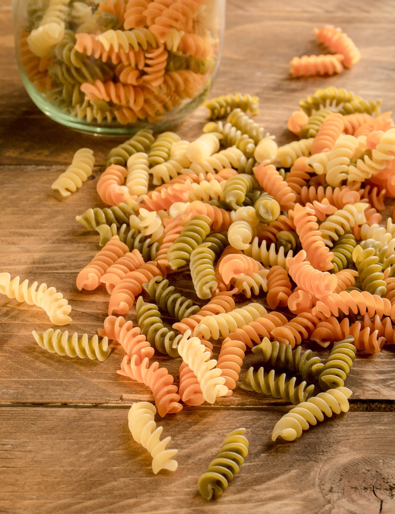 Auf diesem Bild siehst du ein paar Fusilli.