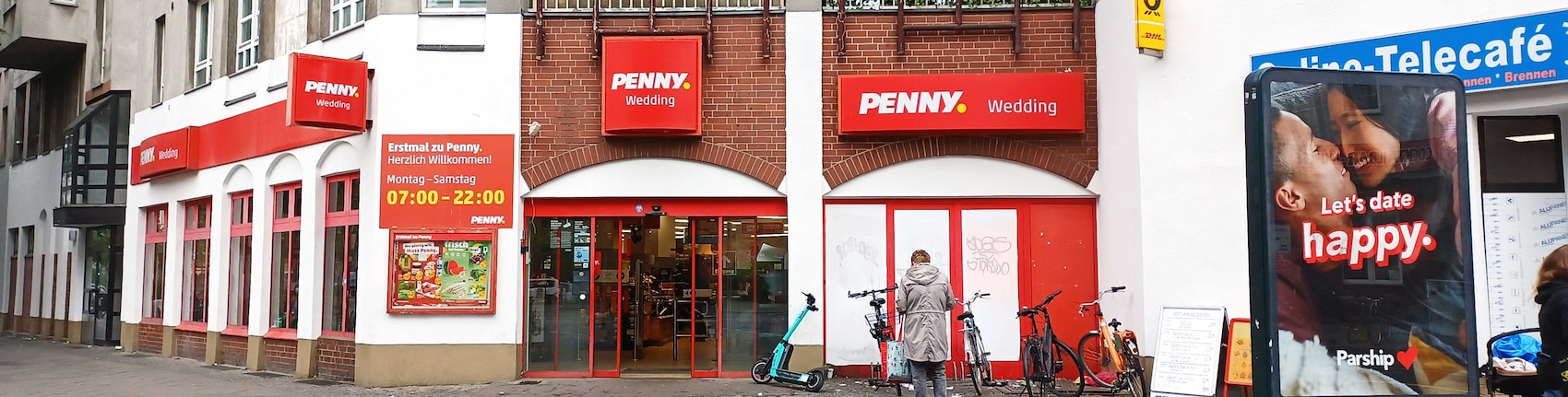 Sie sehen den Eingang vom Penny Markt in Berlin/Wedding Prinzenallee 55-56