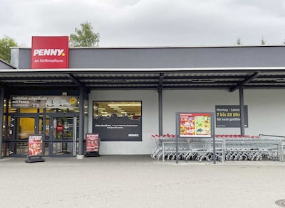Sie sehen den Eingang vom Penny Markt in Kaufbeuren, Apfeltranger Str. 3