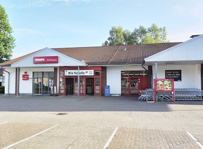 Sie sehen den Eingang vom Penny Markt in Bad Pyrmont, Griessemer Str. 26
