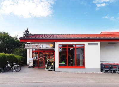 sie sehen den Eingang vom Penny Markt in Ammerbuch/Entringen Zeppelinstr. 52
