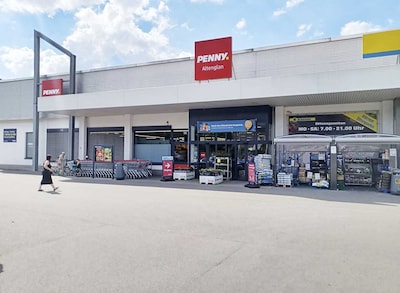 Sie sehen den Eingang vom Penny Markt in Altenglan, Bahnhofstr. 40