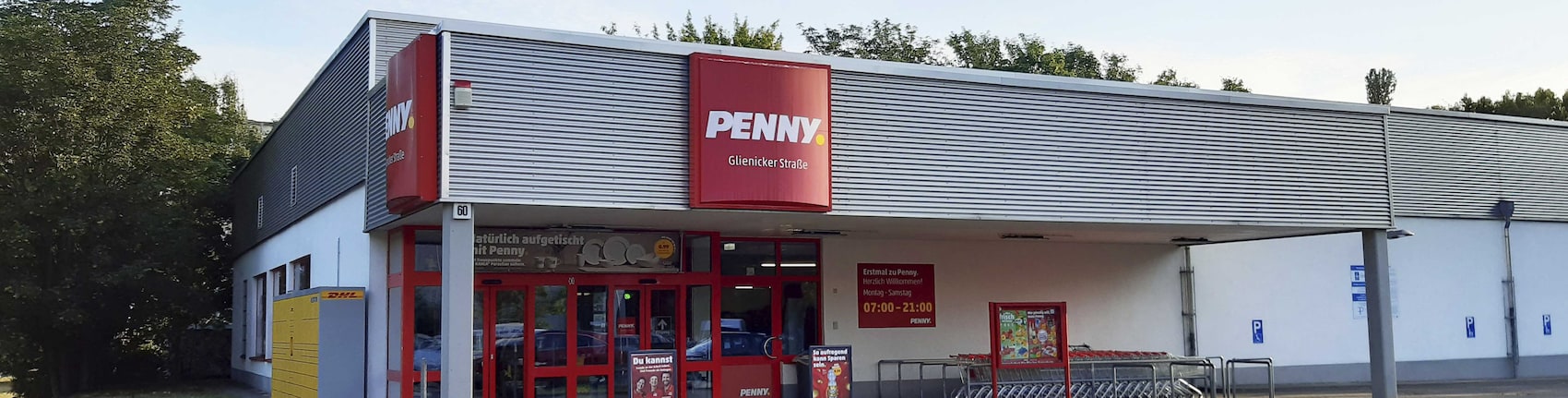 Sie sehen den Eingang vom Penny Markt in Berlin/Koepenick Glienicker Str. 60