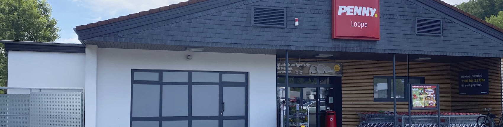 sie sehen den Eingang vom Penny Markt in Engelskirchen – Loope Overather Str. 60