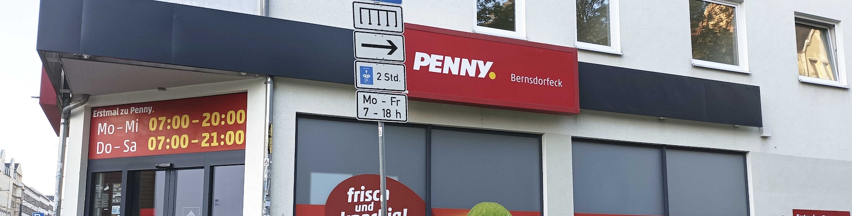 Sie sehen den Eingang vom Penny Markt in Chemnitz (Sachs) Bernsdorf Bernsdorfer Strasse 70