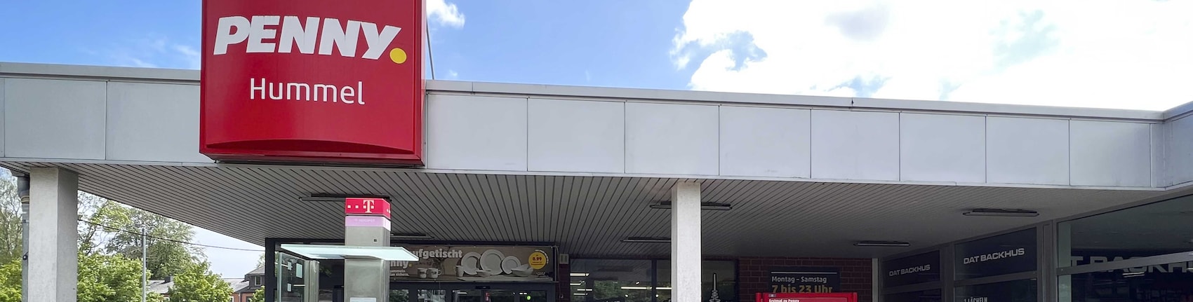Sie sehen den Eingang vom Penny Markt in Hamburg/Hummelsbuettel, Hummelsbuetteler Weg 52-66