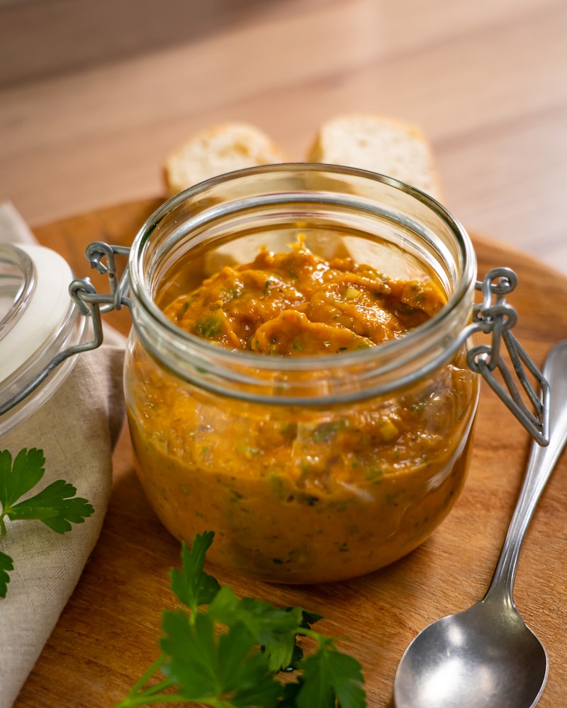 Tomaten-Mango-Marinade mit Kapern