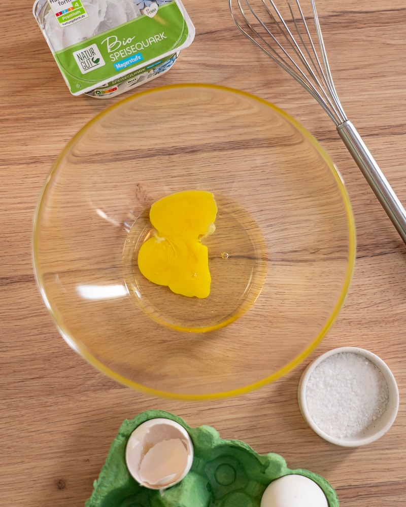 Dänische Aertensuppe mit gebratenen Pilzen und Haferbrötchen