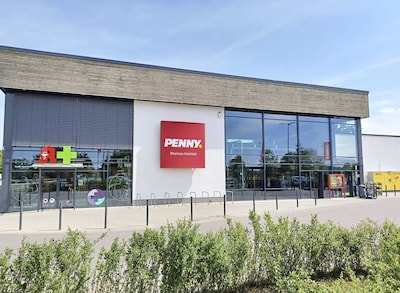 Sie sehen den Eingang vom Penny Markt in Rheinau-Freistett, Baron-Kückh-Str. 2