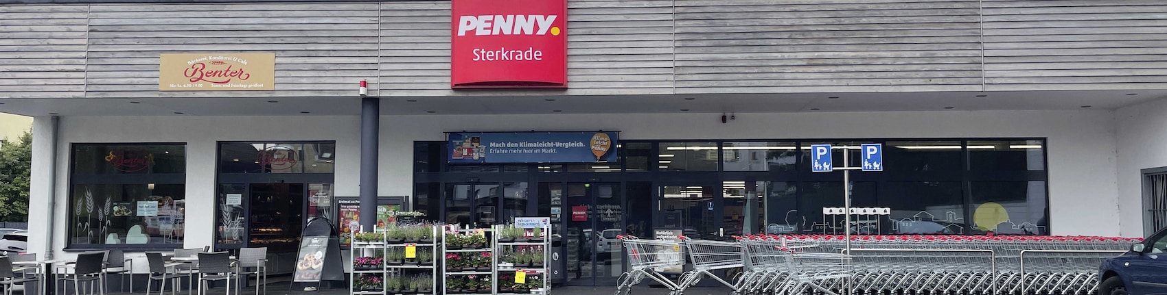 Sie sehen den Eingang vom Penny Markt in Oberhausen, Mecklenburger Str. 4