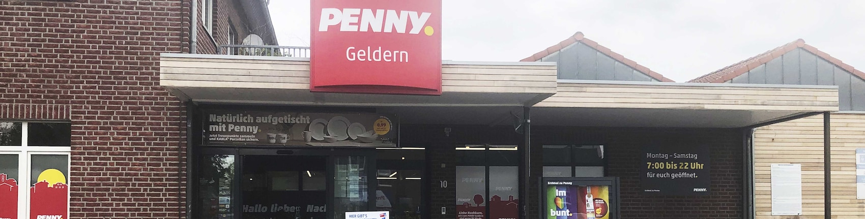 Sie sehen den Eingang vom Penny Markt Geldern Fuerstenberger Str. 8-10
