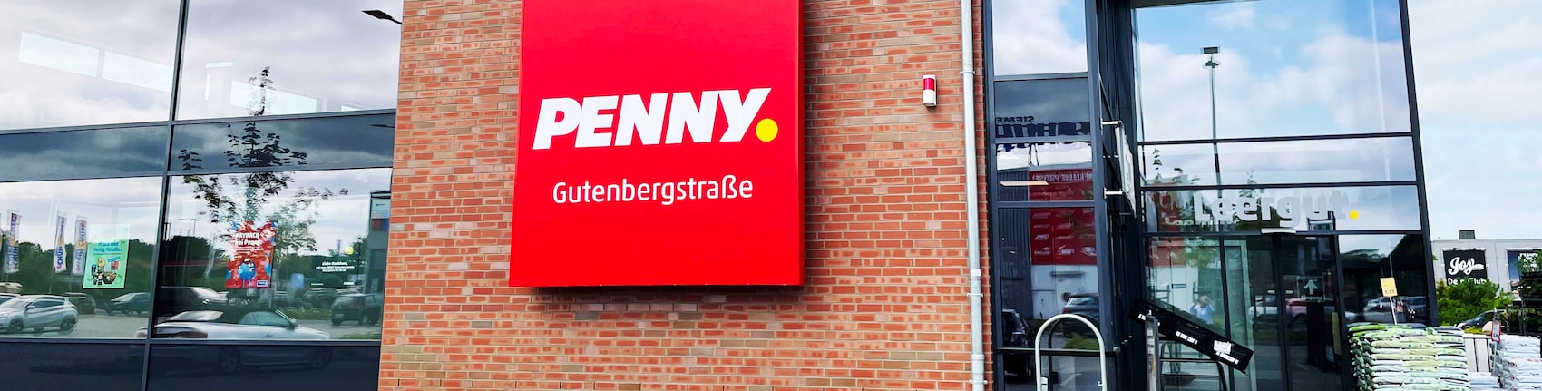 sie sehen den Eingang vom Penny Markt in Henstedt-Ulzburg Gutenbergstraße 9