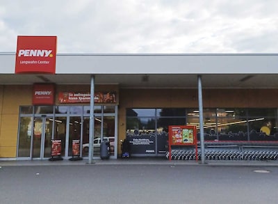 Sie sehen den Eingang vom Penny Markt in Eschweiler Langwahn 54