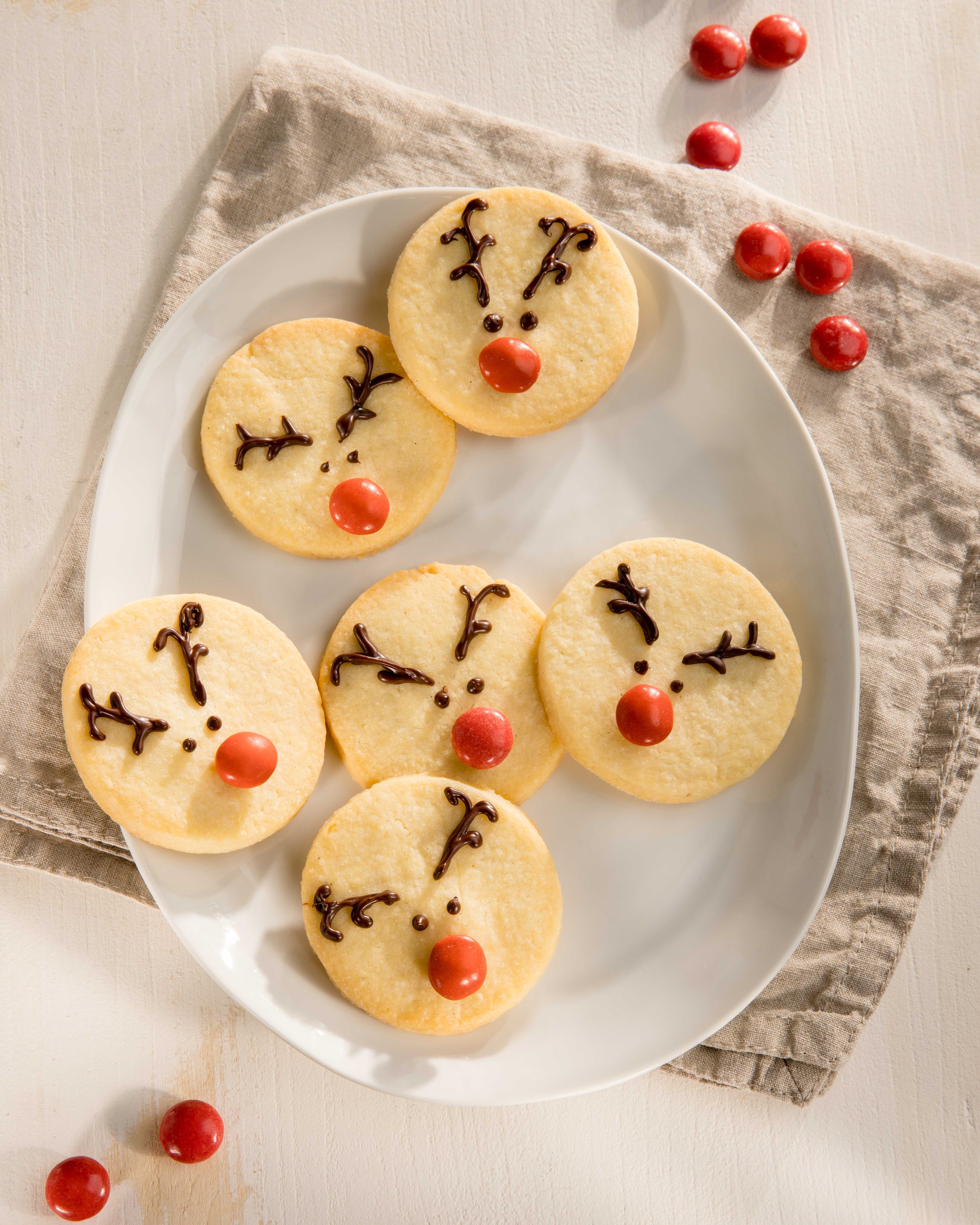 Das Bild zeigt unsere Mürbeteig-Rentiere.