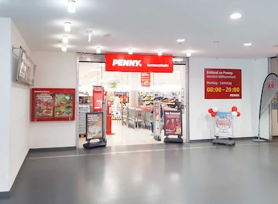 sie sehen den Eingang vom Penny Markt in Kornwestheim Bahnhofstr. 2