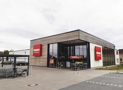 Sie sehen den Eingang vom Penny Markt in Bad Schmiedeberg, Kemberger Str. 1B