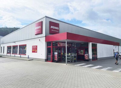 Sie sehen den Eingang vom Penny Markt in Mörlenbach, Weinheimer Str. 64b