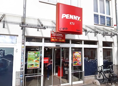 sie sehen den Eingang vom Penny Markt in Rostock/Kroepliner Tor (Vorstadt) Ottostr. 6