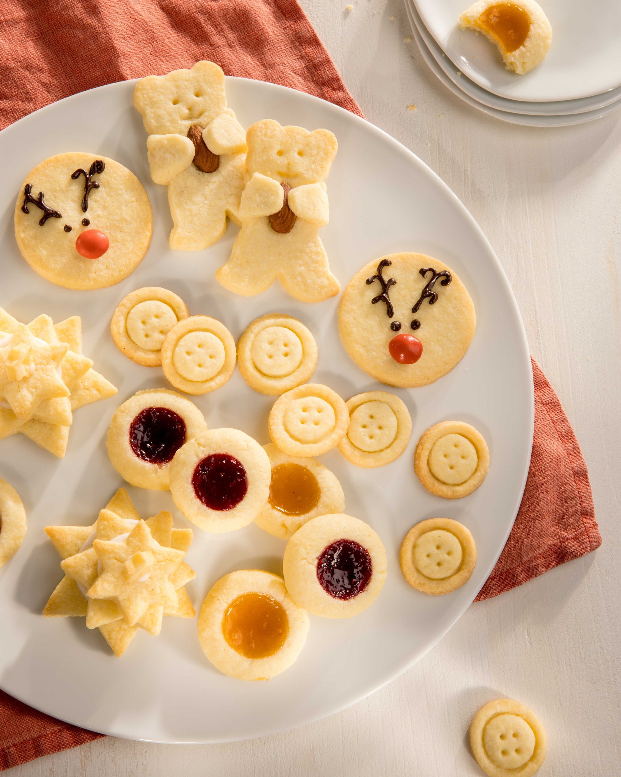Das Bild zeigt eine Mischung unserer Mürbeteig-Plätzchen.