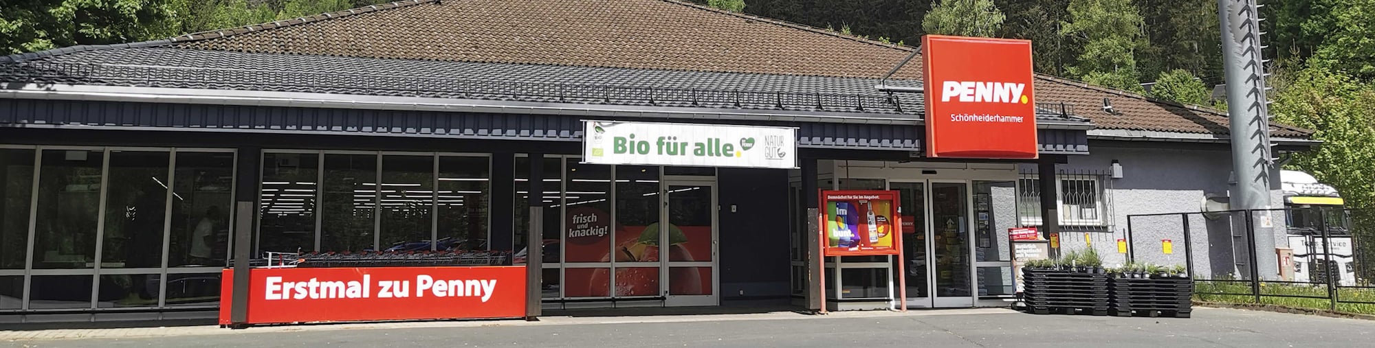Sie sehen den Eingang vom Penny Markt in Schoenheide Eibenstocker Str. 28 A