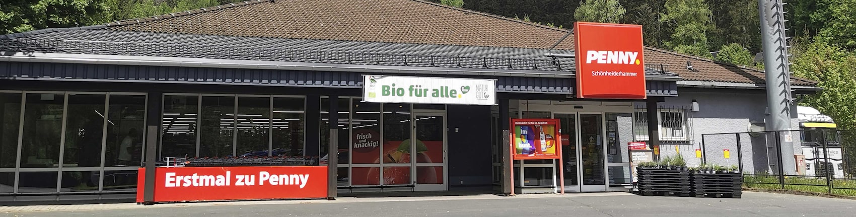 Sie sehen den Eingang vom Penny Markt in Schoenheide Eibenstocker Str. 28 A