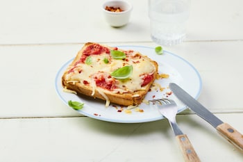 Dieses Bild zeigt das fertige Pizza Toast.