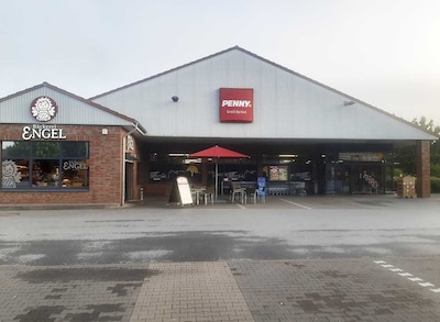 Sie sehen den Eingang vom Penny Markt in Gross Berkel, Hoepperkrug 1