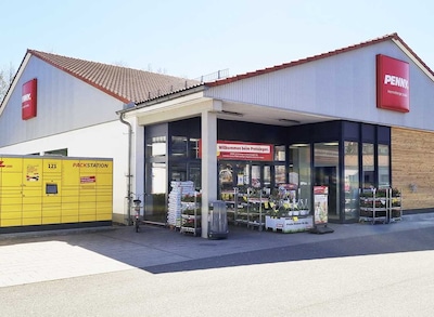 Sie sehen den Eingang vom Penny Markt in Meiningen, Henneberger Str. 3