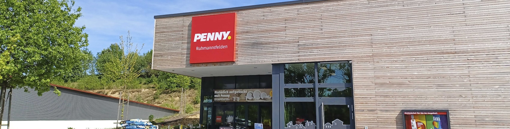 Sie sehen den Eingang vom Penny Markt in Ruhmannsfelden, Schulstraße 71