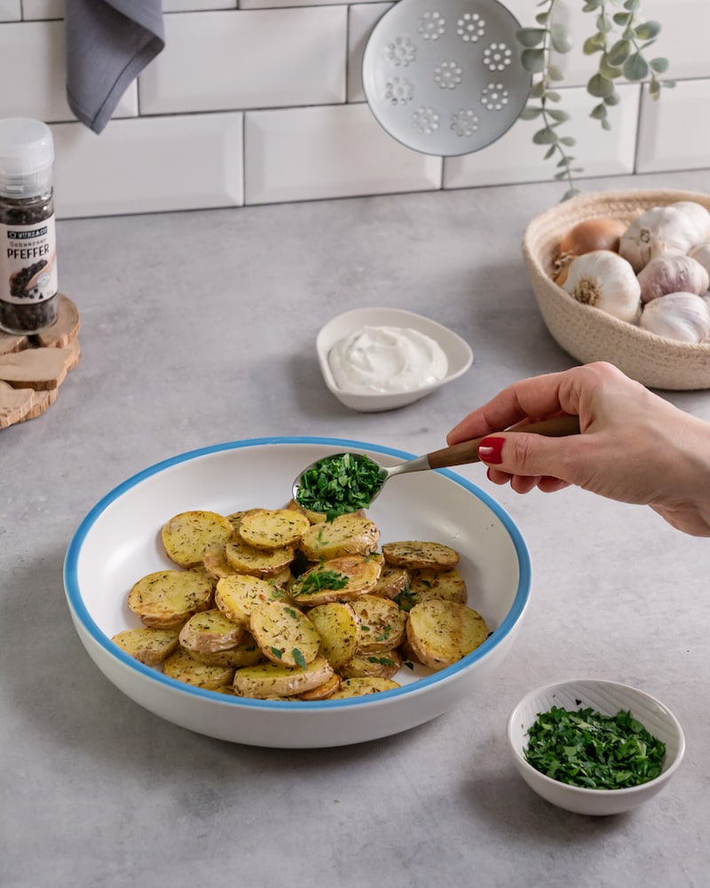 Dieses Bild zeigt wie die Kartoffeln angerichtet werden.