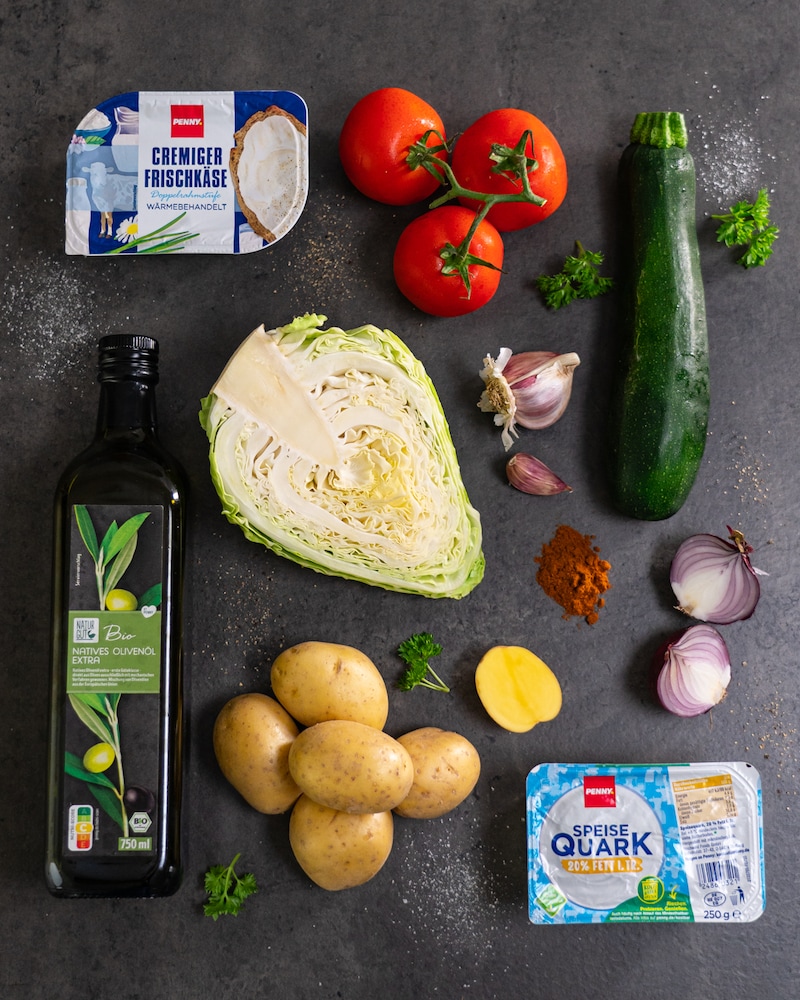 Gerösteter Gemüsesalat aus dem Backofen mit Quark-Frischkäse-Dip