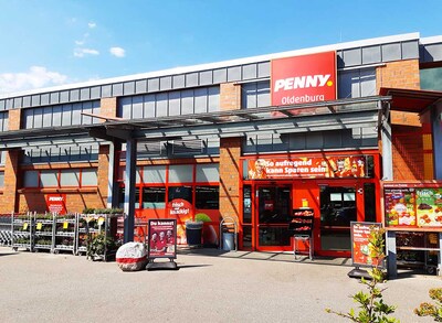 Sie sehen den Eingang vom Penny Markt in Oldenburg/Holstein Kieler Chaussee 1