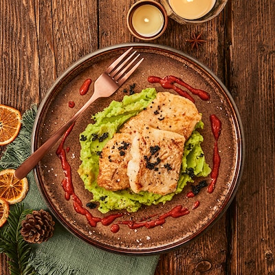Steinbeisserfilet auf Petersilienstampf mit Glühwein-Paprikacreme