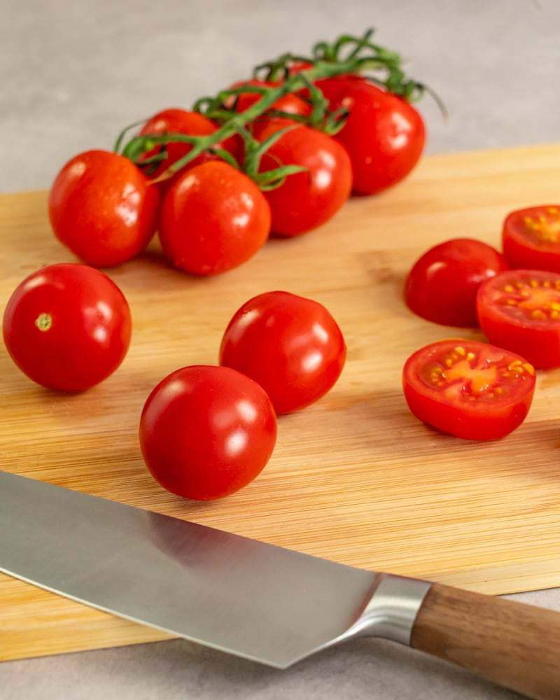 Dieses Bild zeigt geschnittene Tomaten.