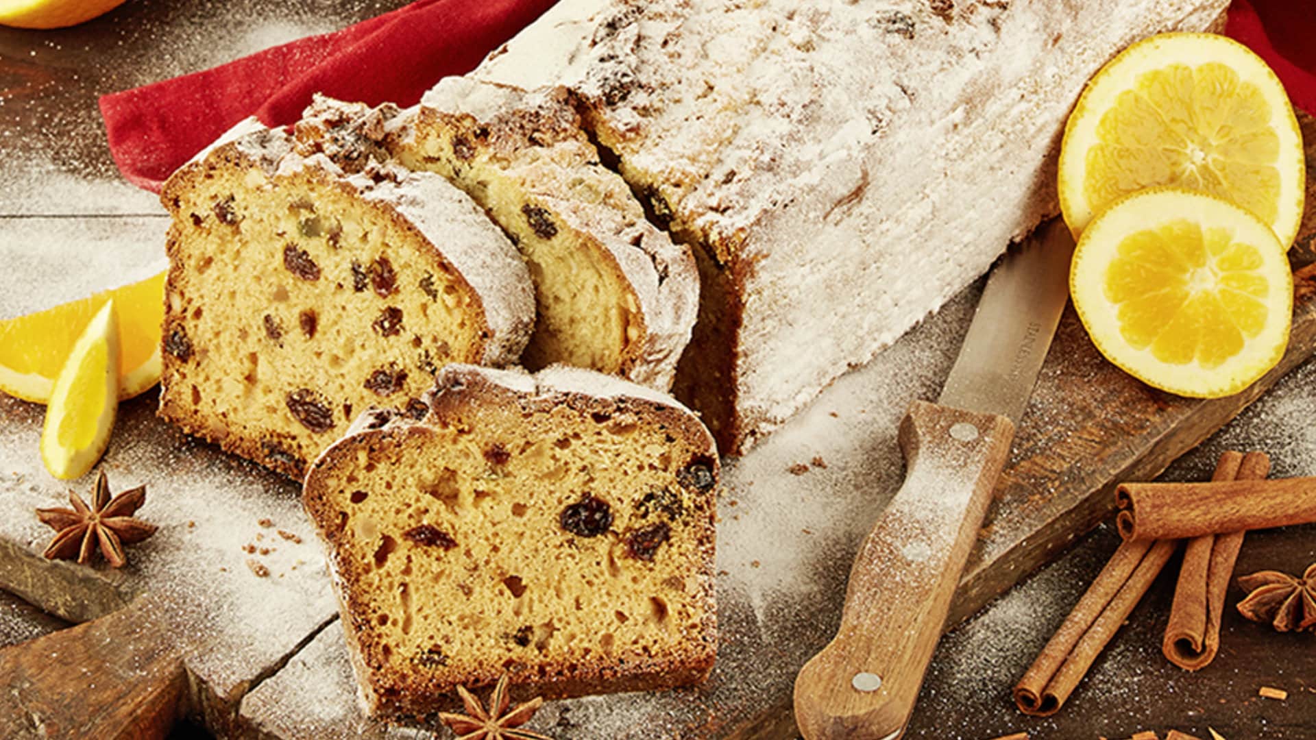Stollenkuchen aufgeschnitten