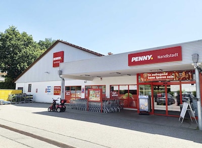 Sie sehen den Eingang vom Penny Markt in Nandlstadt, Hausmehringer Str. 22