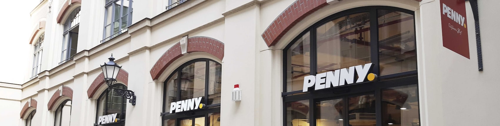 Sie sehen den Eingang vom Penny Markt in Leipzig, Ritterstr. 23-25