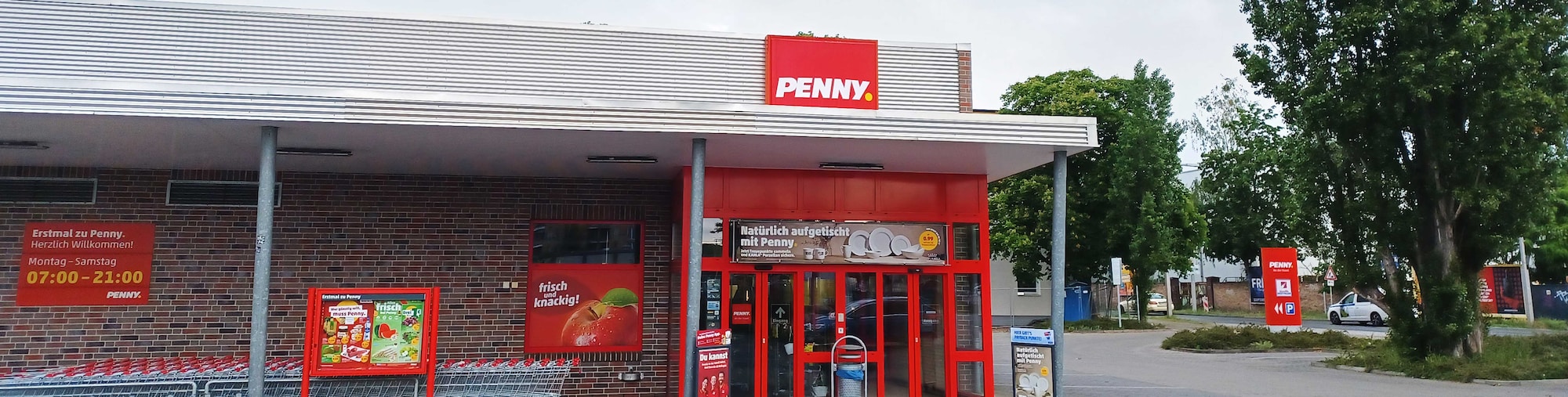 Sie sehen den Eingang vom Penny Markt in Berlin/Spandau Rauchstr. 19