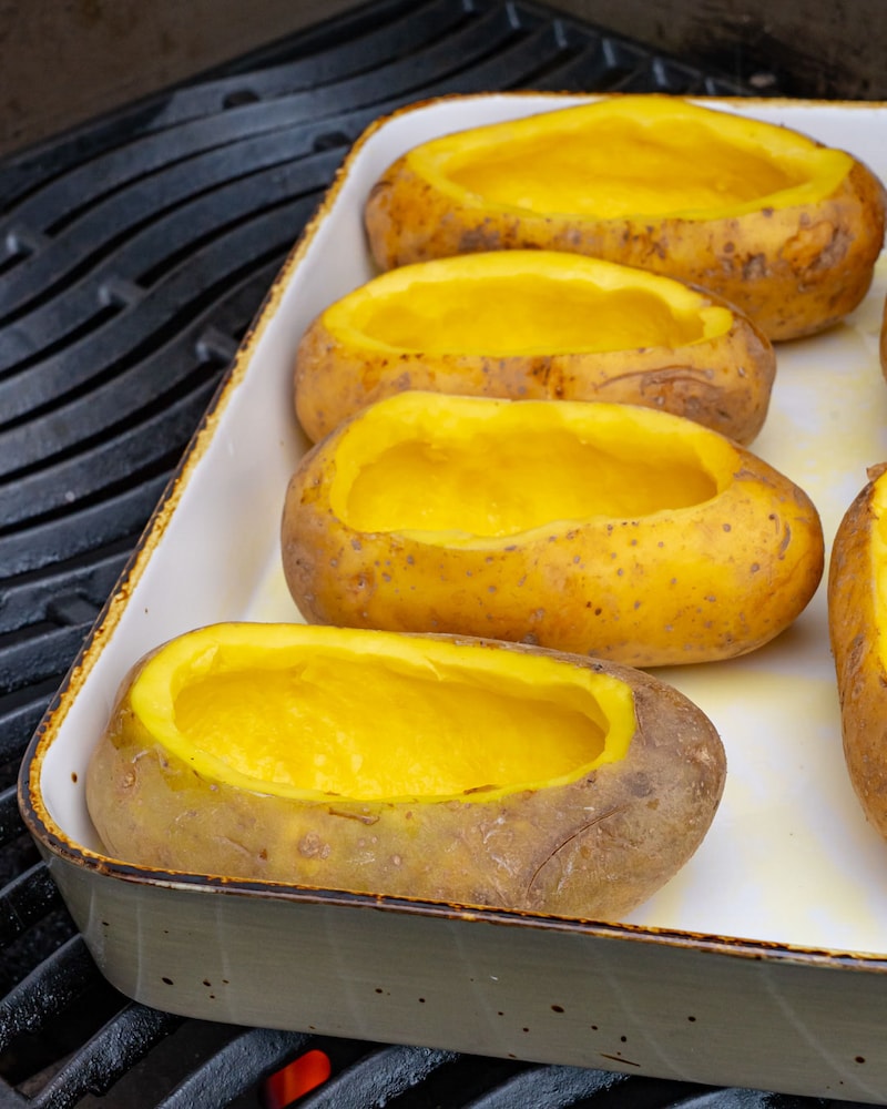 Dieses Bild zeigt die ausgehüllten Kartoffeln.
