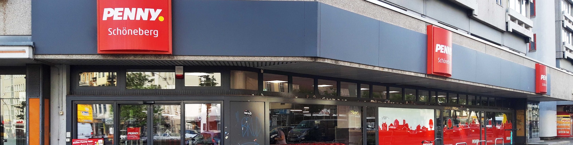 Sie sehen den Eingang vom Penny Markt in Berlin/Schöneberg Dominicusstr. 37
